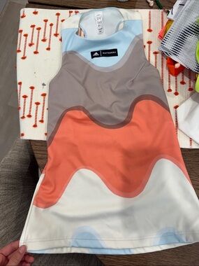 adidas multicolor wave-print tank top - coral, light blue, taupe, white